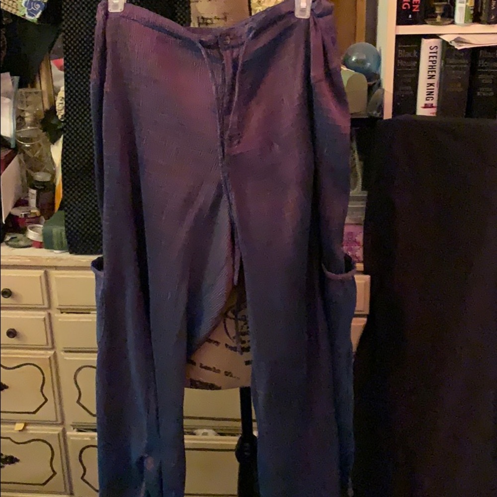 Beautiful iridescent Serrahna wide leg capris